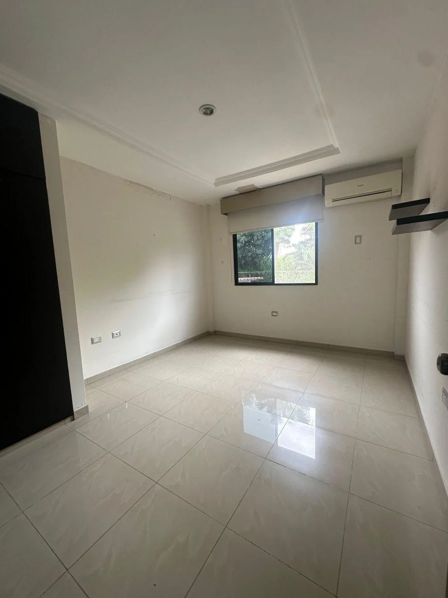 Urb Puerto Azul Casa en Venta 3 Dorm., Guayas — imagen 4