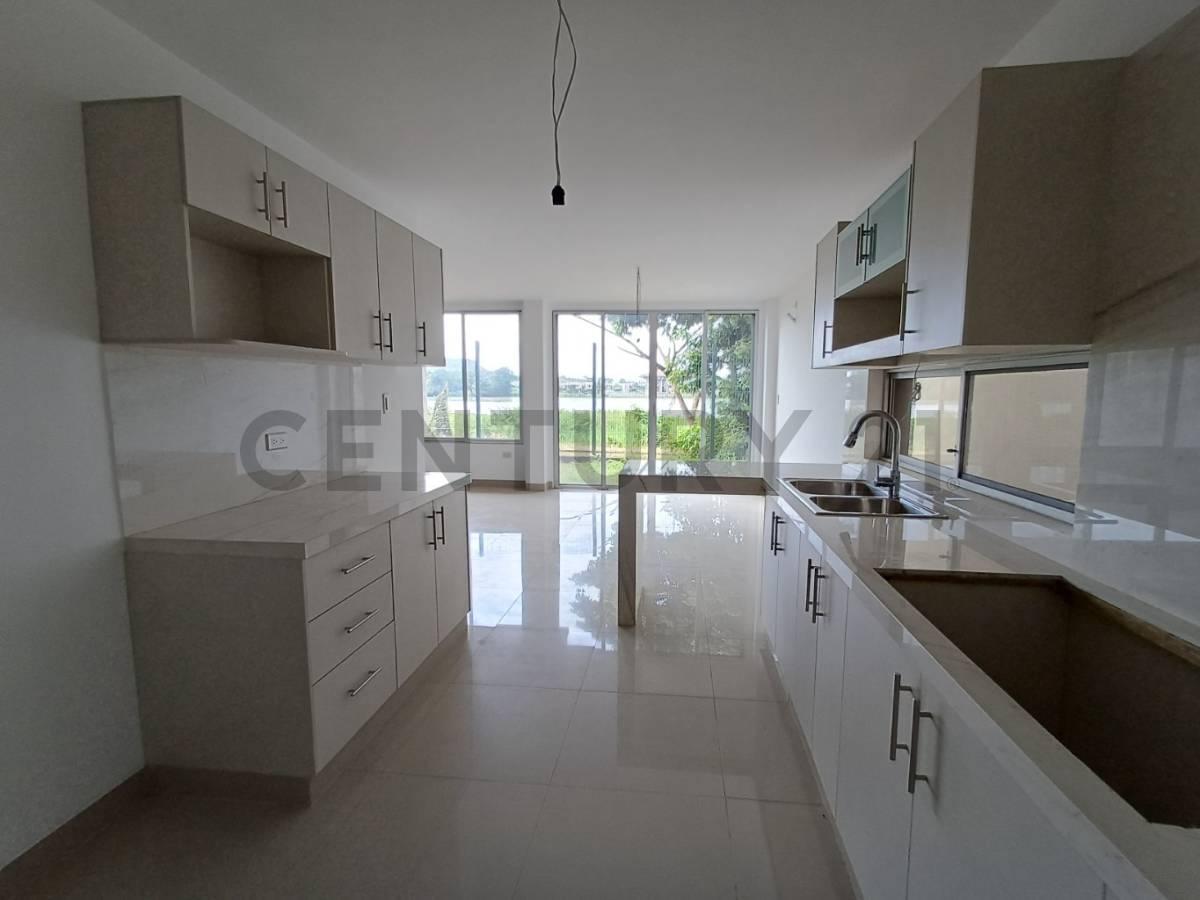 Casa de Estreno en Venta con Vista Al Río – Romareda, Etapa Riada. Dian, Guayas — imagen 5