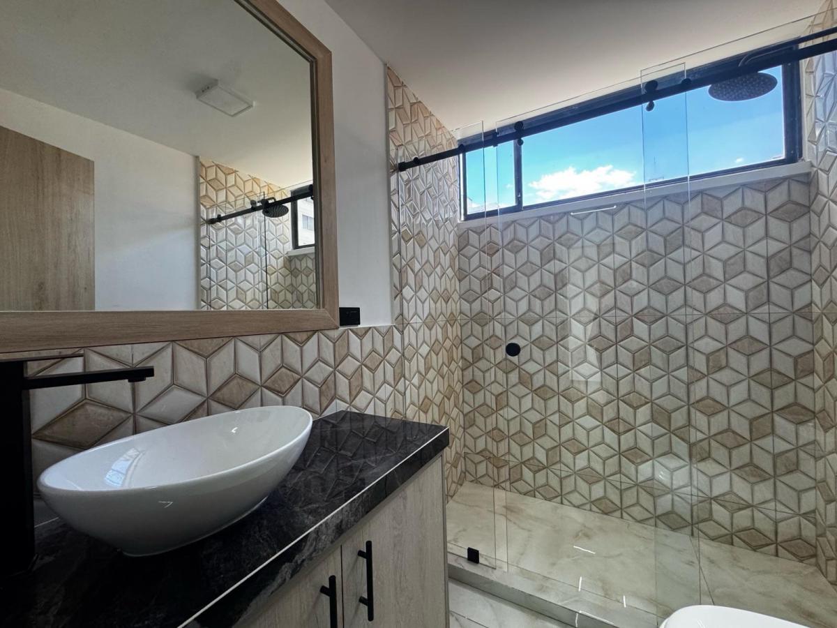 Duplex Remodelado en Venta — imagen 6