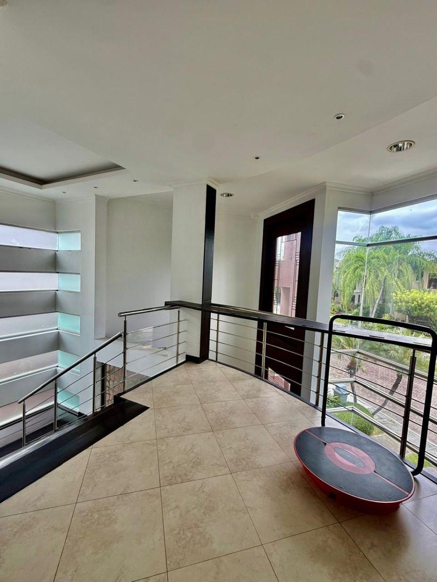 ¡Casa en Venta en Samborondón, Cerca de Los Mejores Colegios de La Zona!, Guayas — imagen 9