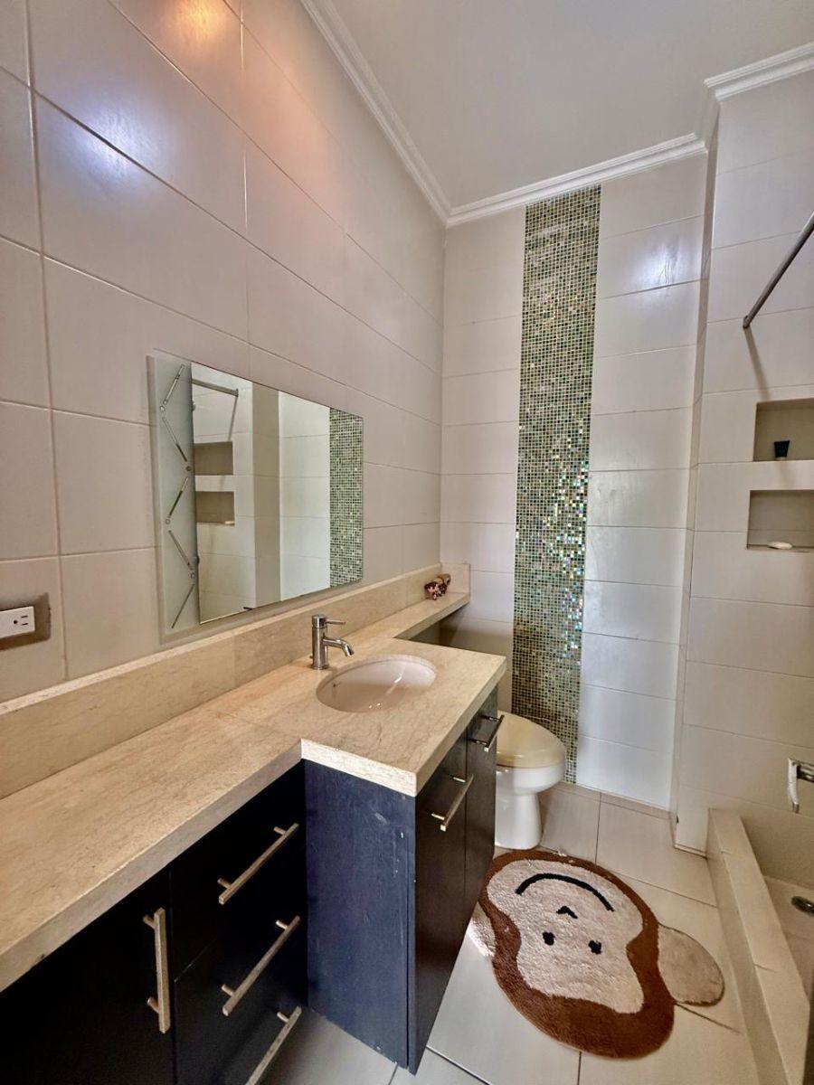¡Casa en Venta en Samborondón, Cerca de Los Mejores Colegios de La Zona!, Guayas — imagen 5