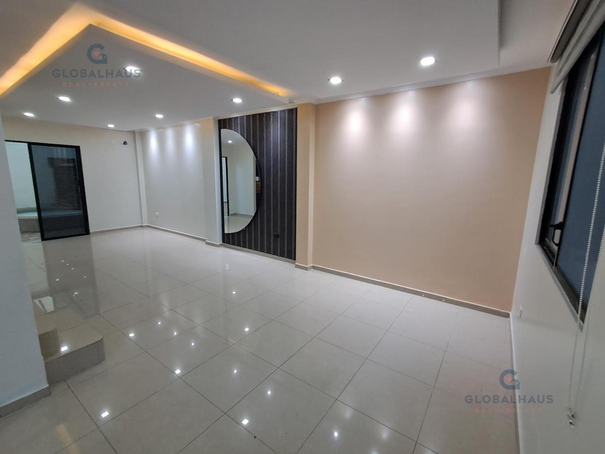 Casa en Venta con un Jacuzzi, de 3 Habitaciones en Urb. Napoli. G. P. Guayas — imagen 7