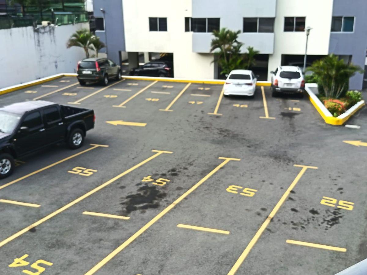 Colinas de Los Ceibos. Vendo Departamento en Lindo Edificio con Gimnasio, Piscina, Etc, Guayas — imagen 7