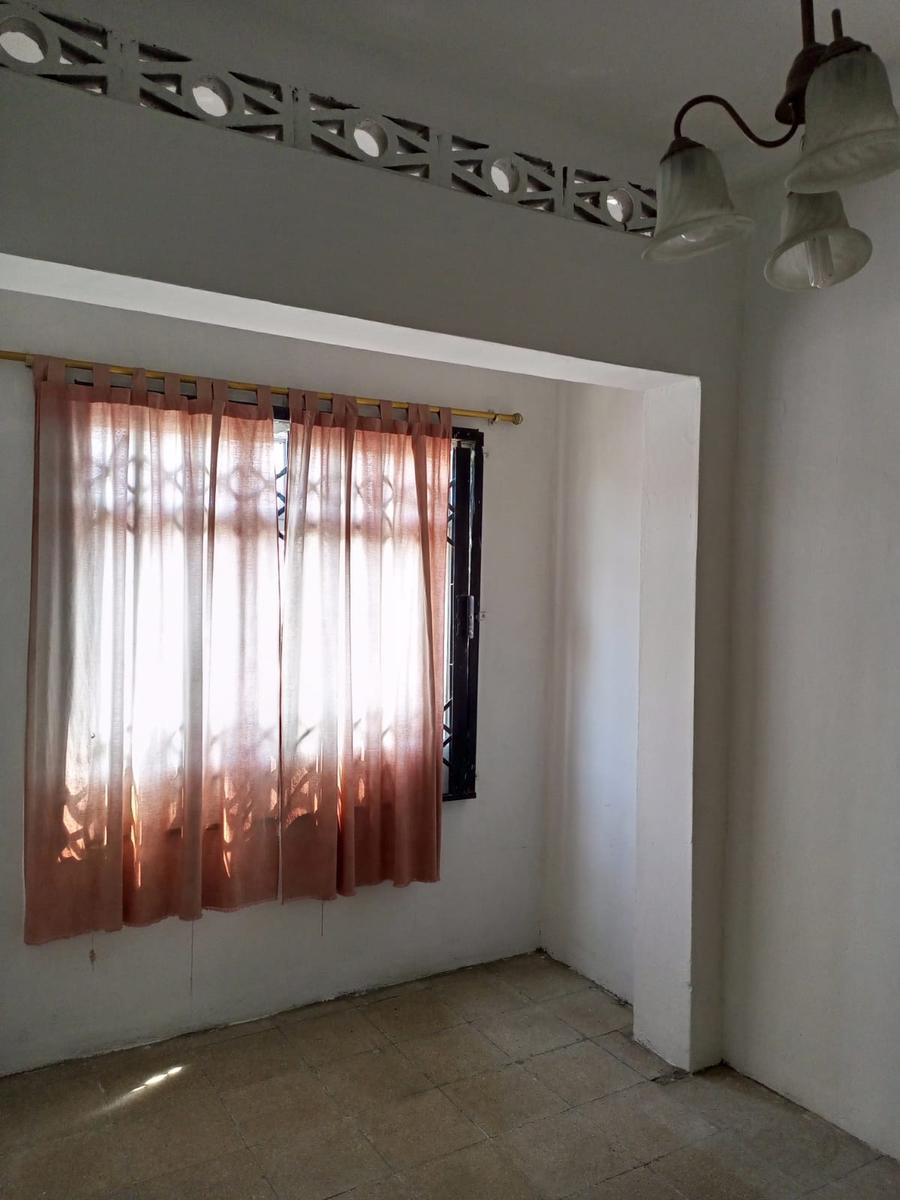 Casa en Venta, Ubicada en El Centro de Manta, Calle 7 Av 16, Manabí — imagen 9