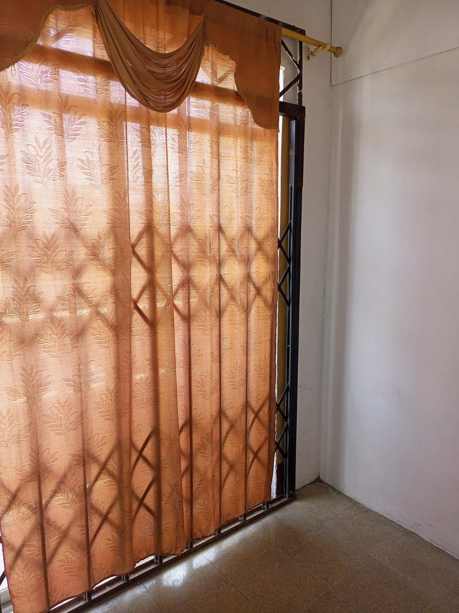 Casa en Venta, Ubicada en El Centro de Manta, Calle 7 Av 16, Manabí — imagen 8