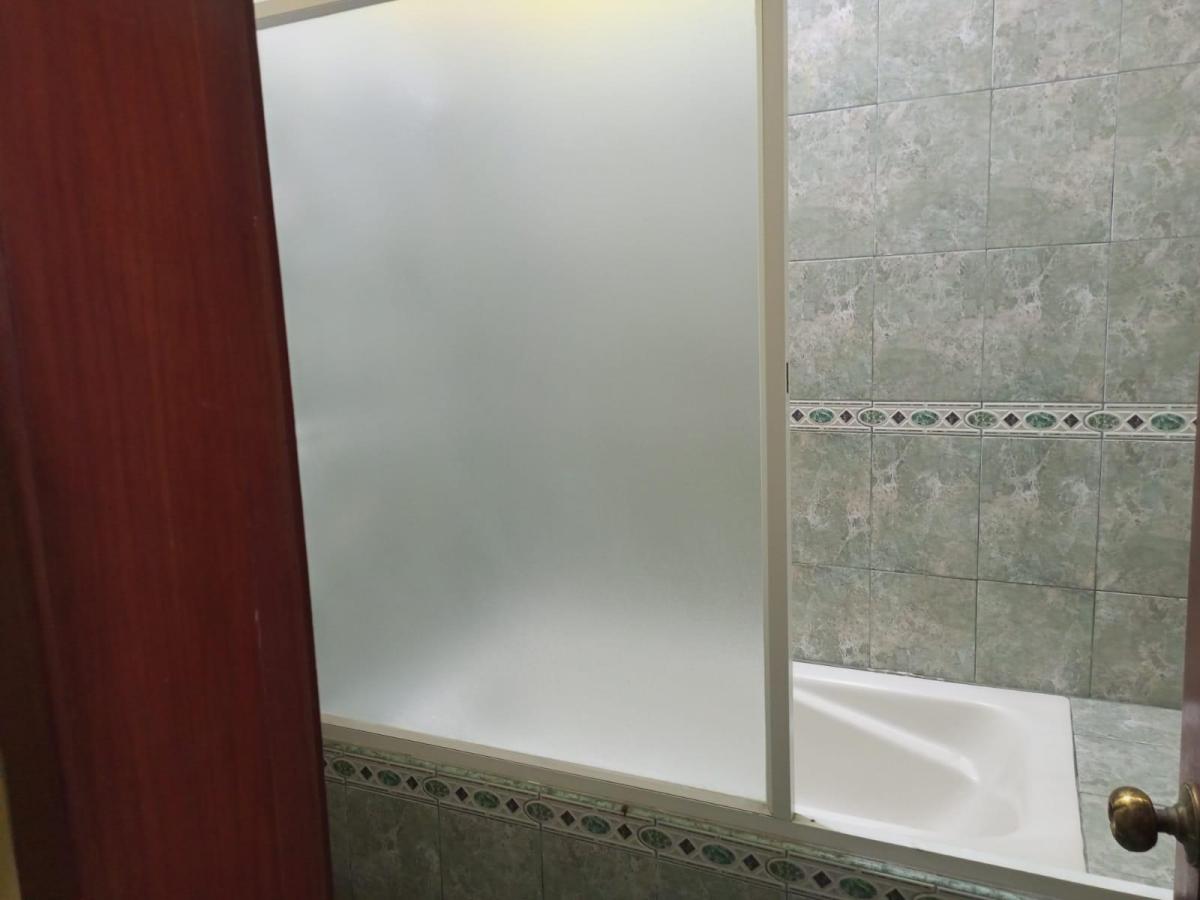Casa en Venta, Ubicada en El Centro de Manta, Calle 7 Av 16, Manabí — imagen 5