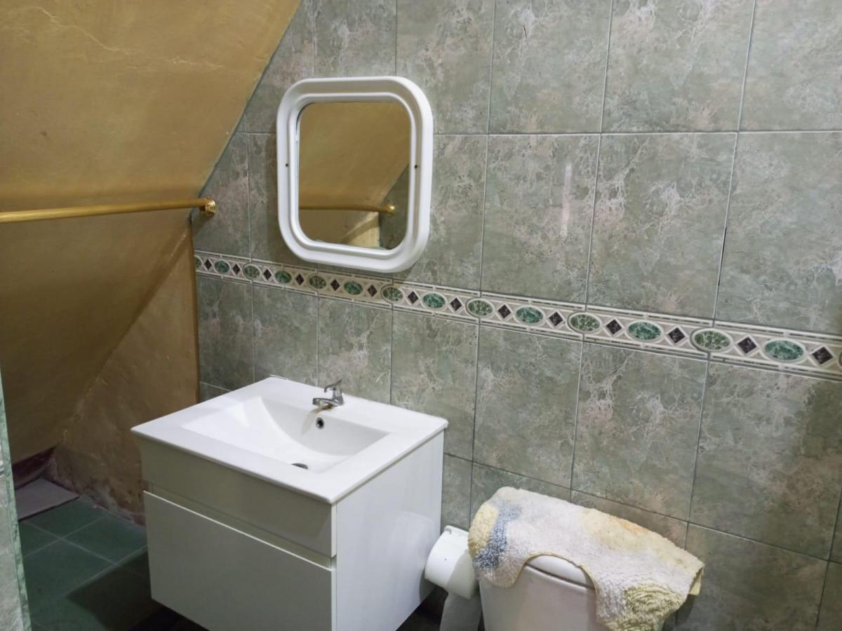 Casa en Venta, Ubicada en El Centro de Manta, Calle 7 Av 16, Manabí — imagen 4