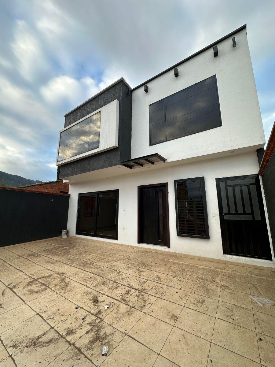Amplia Casa Rentera de Oportunidad, Sector Racar, Azuay — imagen 10