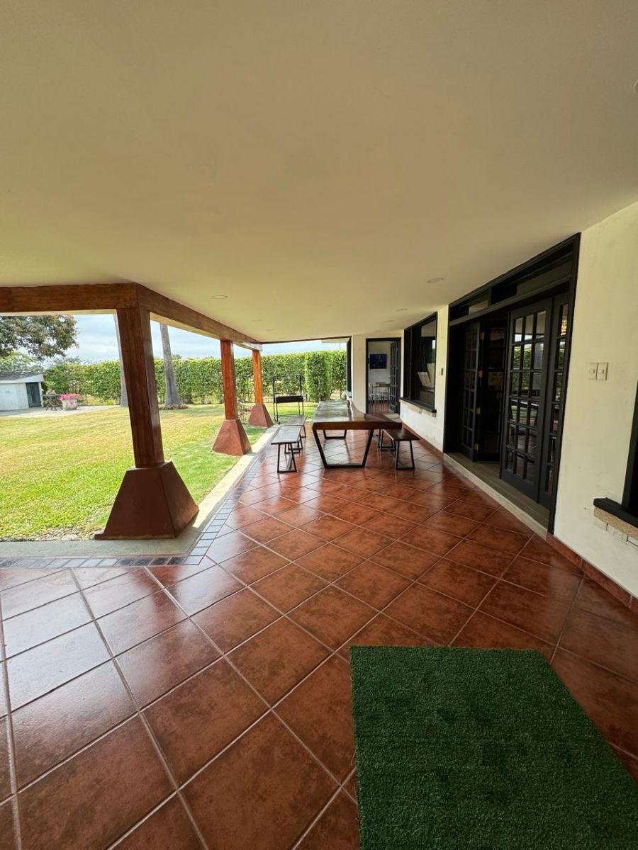 El Cortijo Villa con 2300 m Const 450, Guayas — imagen 7