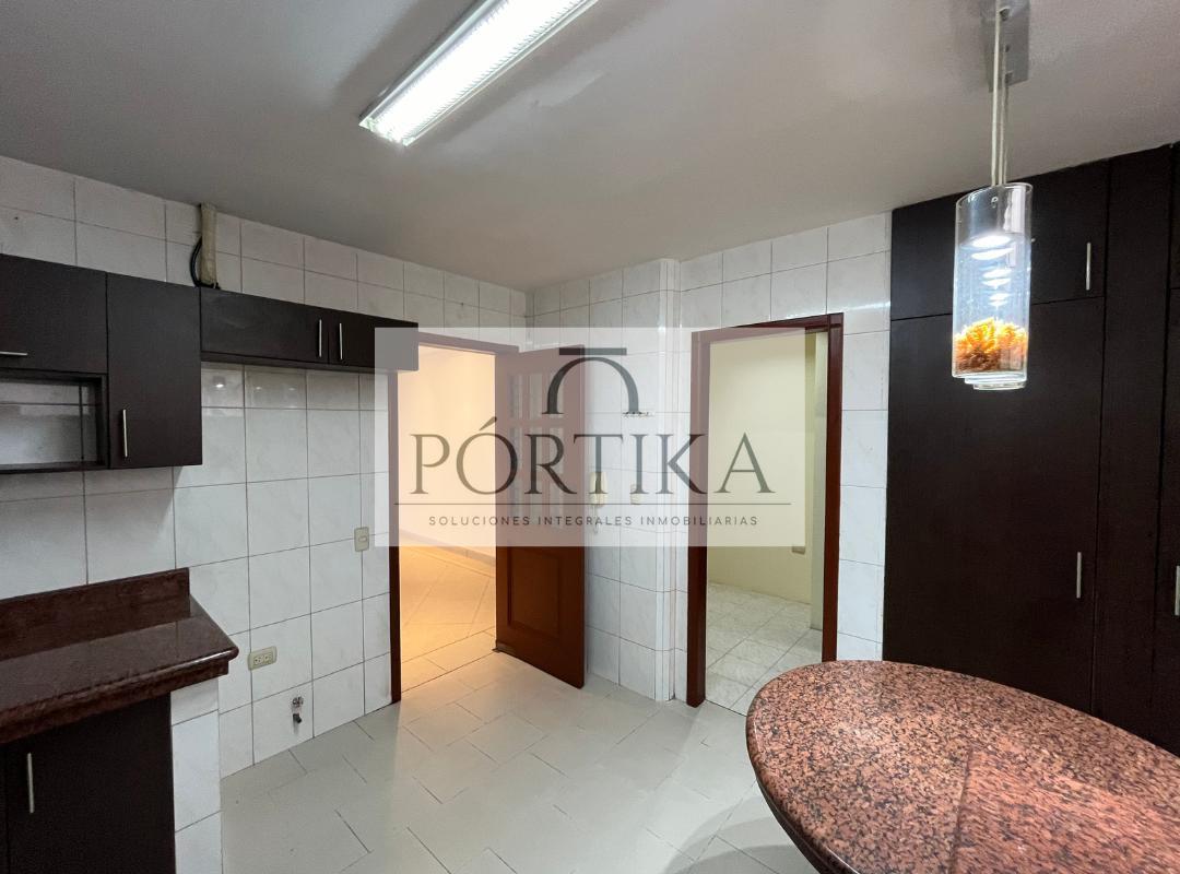 Venta Departamento 3 Dorm. - El Portón - Lomas Urdesa, Guayas — imagen 6