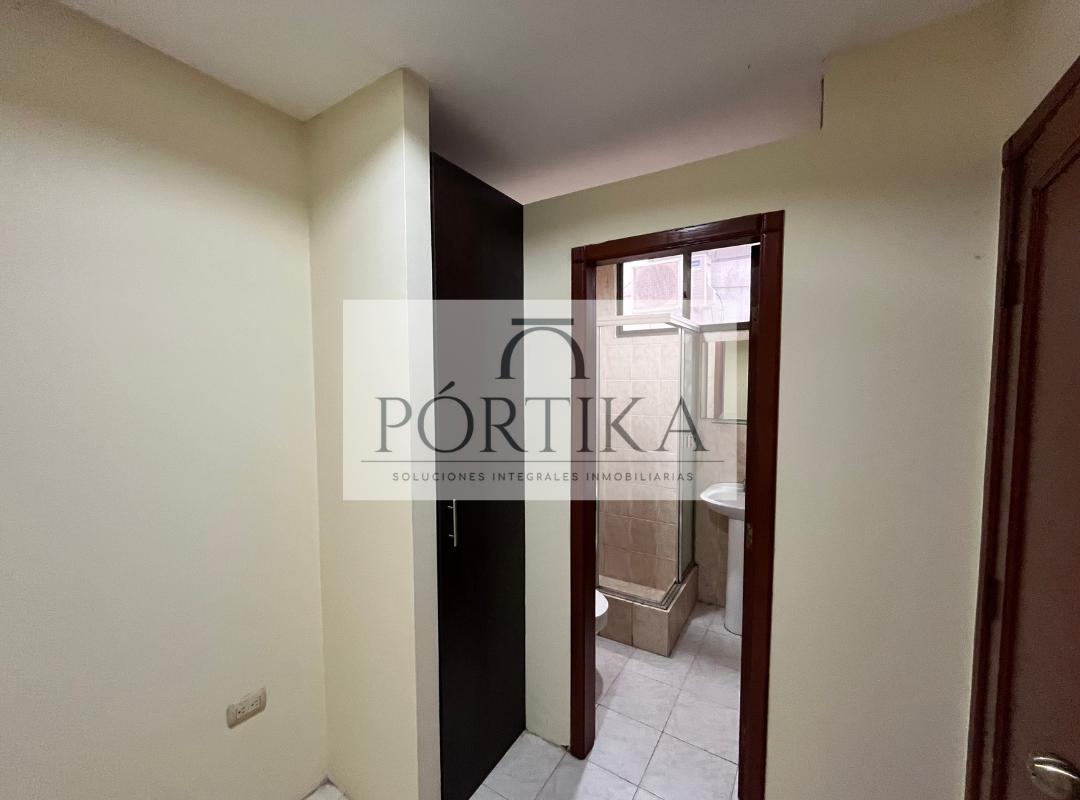 Venta Departamento 3 Dorm. - El Portón - Lomas Urdesa, Guayas — imagen 4