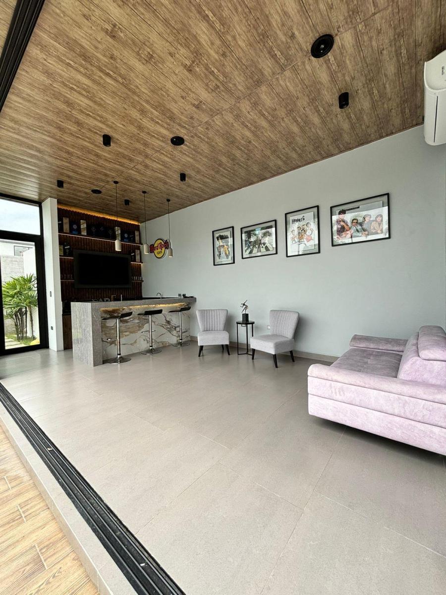 Mocoli Linda Villa Moderna en Venta con 5 Dorm., Guayas — imagen 7