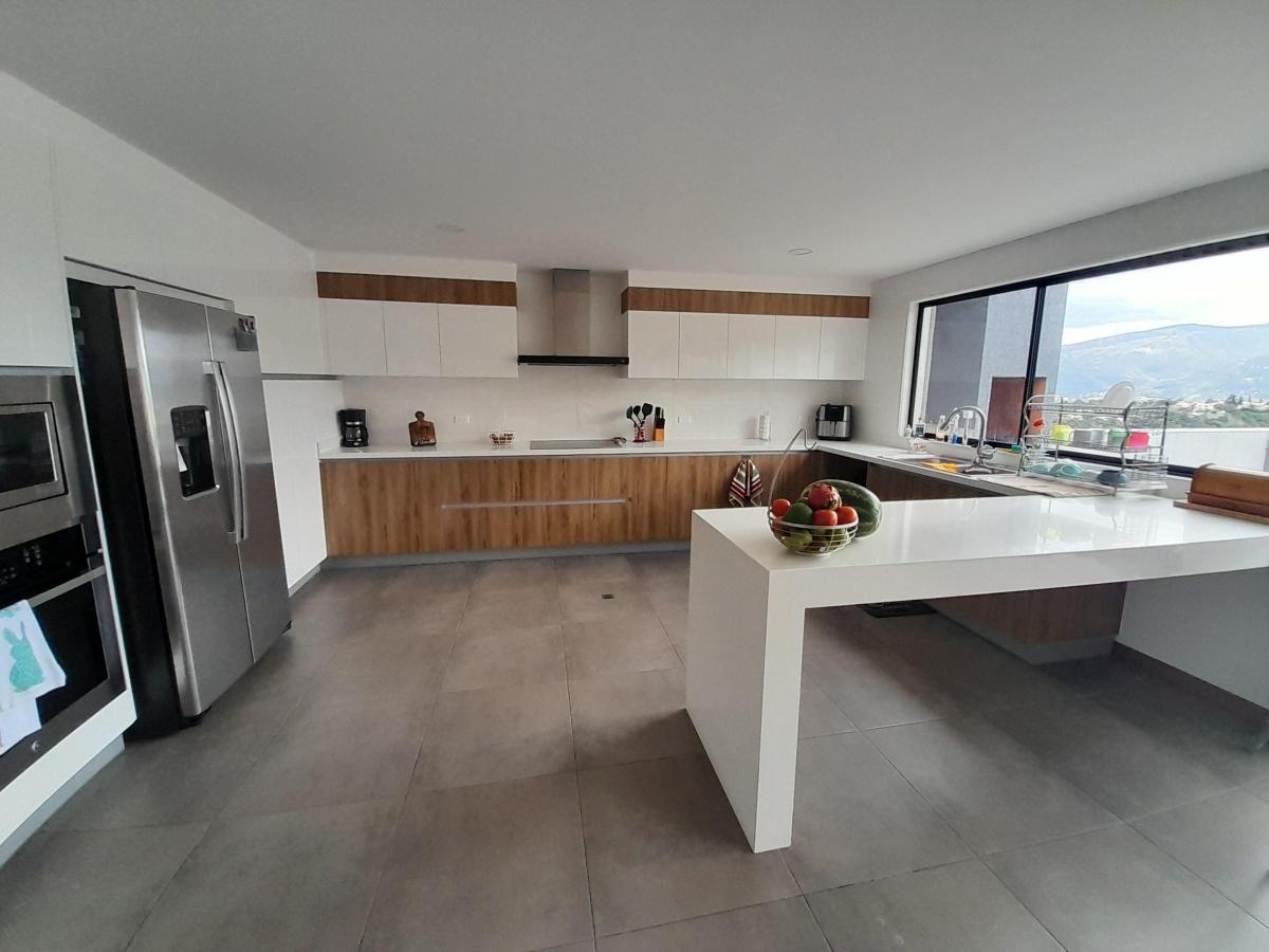 Cumbaya, Terraza Vista, 3 Habitaciones, Estudio, Sala de Estar — imagen 9