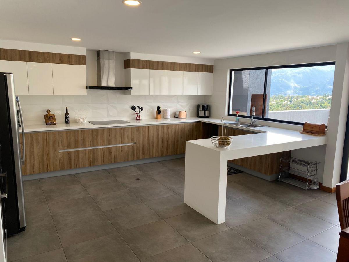 Cumbaya, Terraza Vista, 3 Habitaciones, Estudio, Sala de Estar — imagen 7