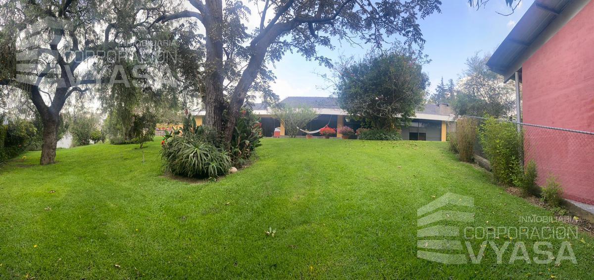 Pusuqui - Via a La Mitad del Mundo, Linda Casa en Venta de 350 m² — imagen 10