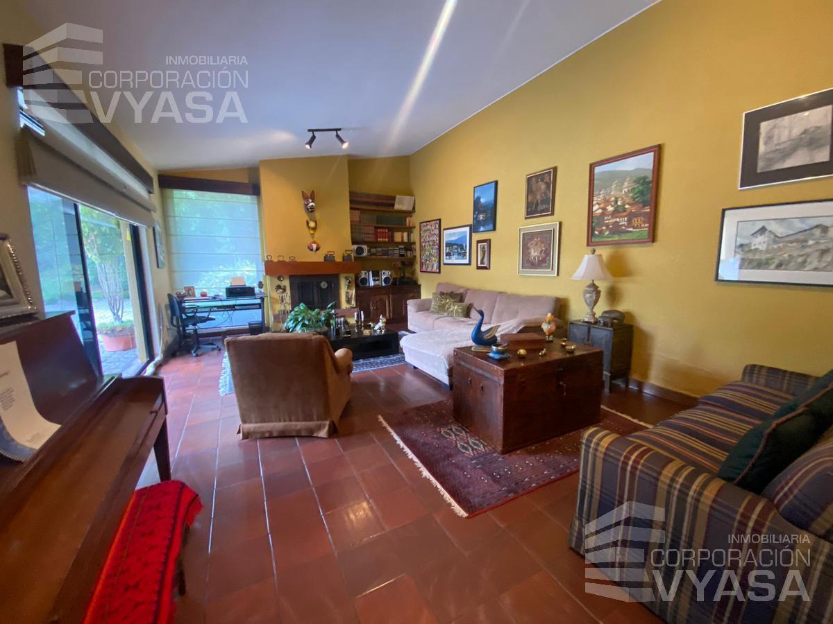 Pusuqui - Via a La Mitad del Mundo, Linda Casa en Venta de 350 m² — imagen 6
