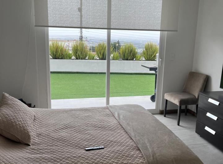 Vendo Departamento en San Juan Alto con Jardín en Cumbayá – Av Juan León Mera — imagen 10