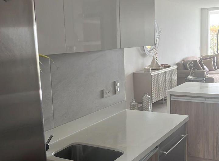 Vendo Departamento en San Juan Alto con Jardín en Cumbayá – Av Juan León Mera — imagen 5