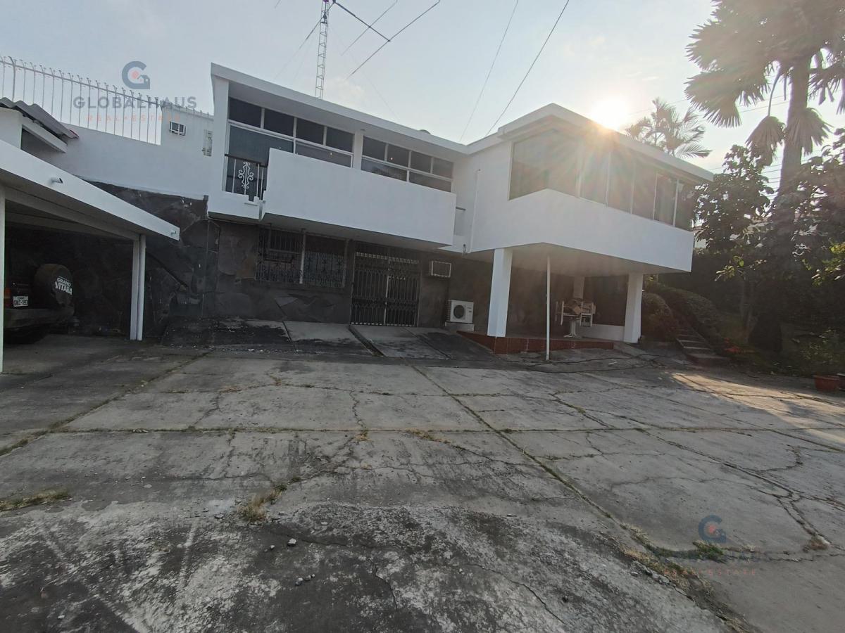 Venta de Casa en Los Ceibos de 972 m² Con, Piscina, 5 Habitaciones C. P. Guayas — imagen 3