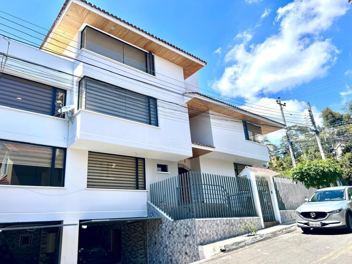 Mv - Urbanizacion El Condado, en Venta Casa de 207,51 Mas Dpto y Amplio Jardin — imagen 9