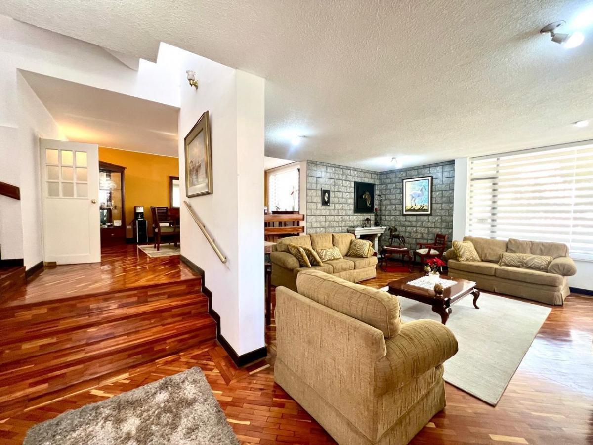 Mv - Urbanizacion El Condado, en Venta Casa de 207,51 Mas Dpto y Amplio Jardin — imagen 6