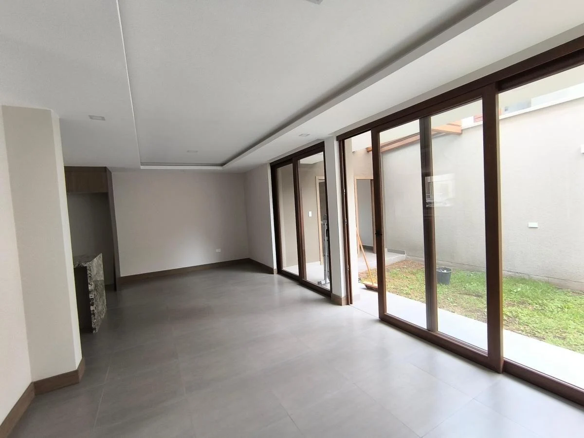 Casa en Venta por Estrenar en Cumbaya Conjunto con Piscina — imagen 10