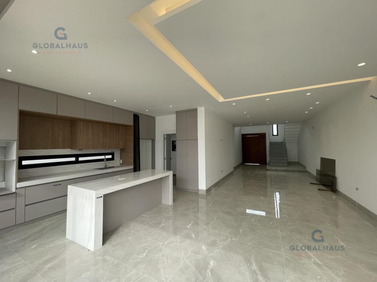 Venta de Casa en Urb. Ciudad Celeste con Jacuzzi y Area Bbq. Myz, Guayas — imagen 7