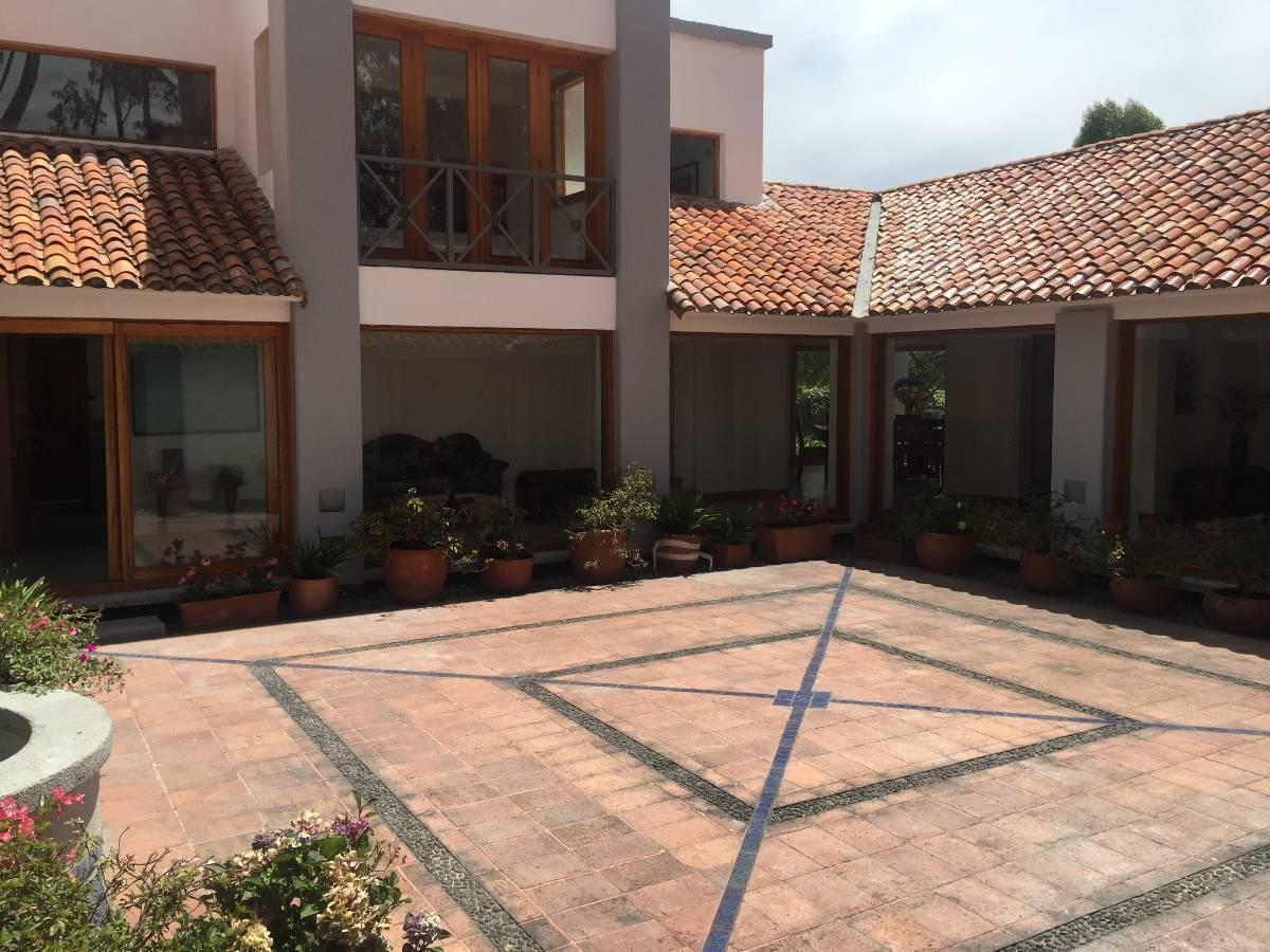 Quito Casa Remodelada en Urb. Diseño Felipe Londoño Sector Academia Cotopaxi — imagen 10