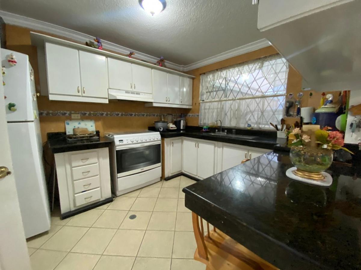 Casa en Venta en Conocoto 3 Dorm. — imagen 4