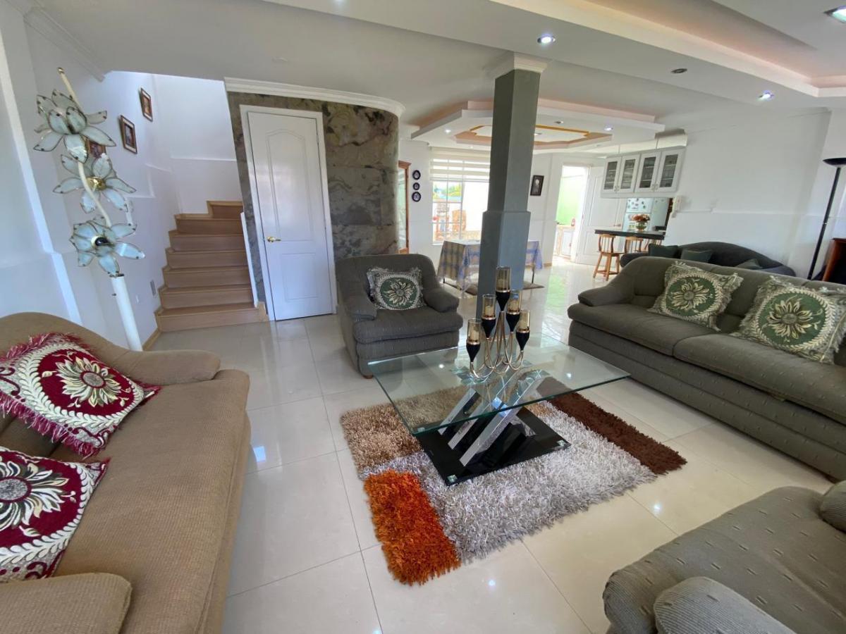 Casa en Venta en Conocoto 3 Dorm. — imagen 3