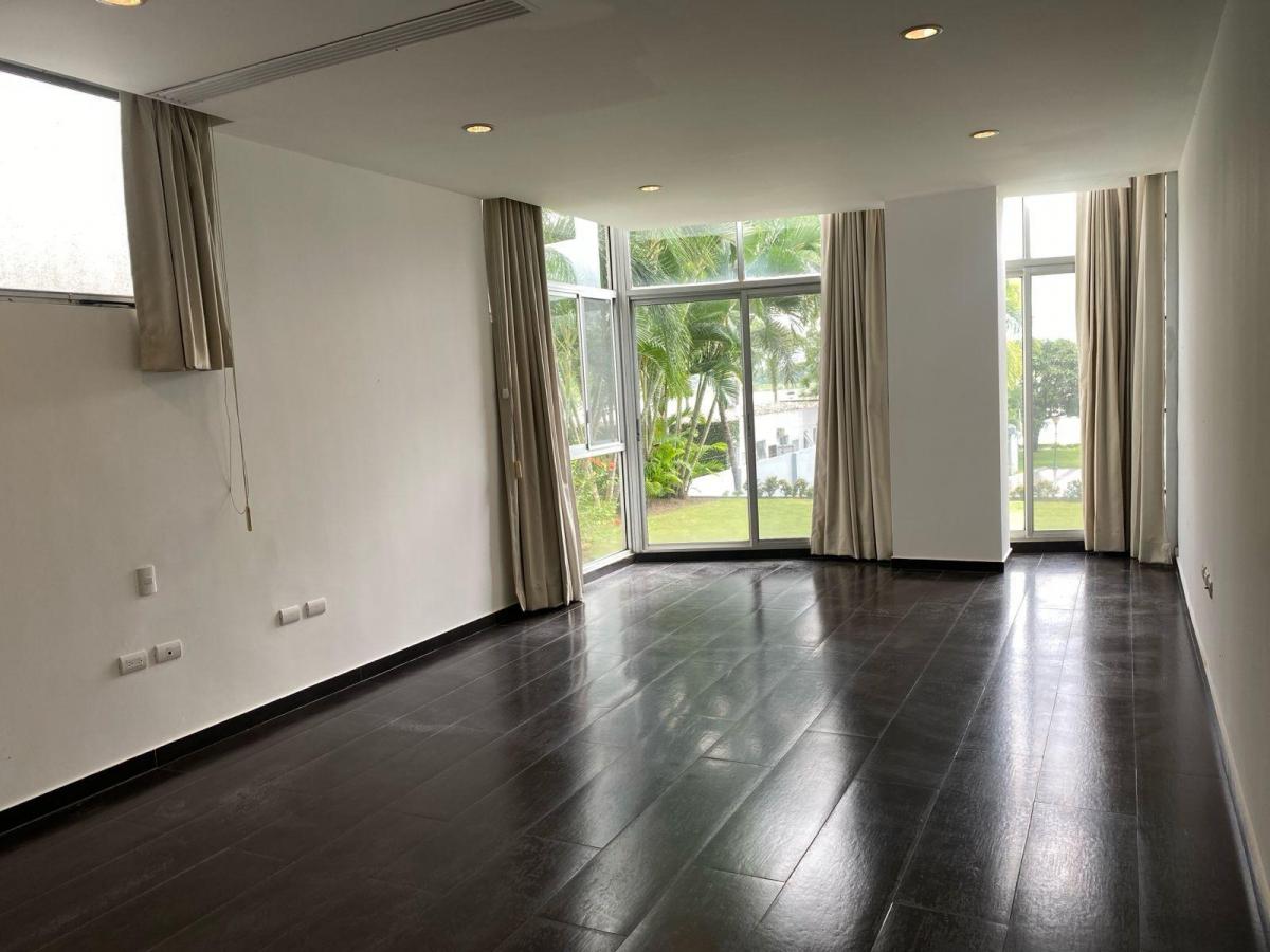 Vendo Hermoso Departamento en Samborondon, Guayaquil Tenis Club, Planta Baja, Guayas — imagen 6
