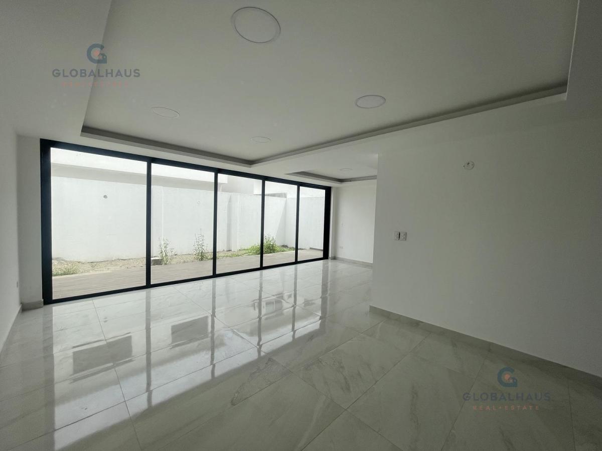 Venta de Casa en Urb. Mallorca 3 Habitaciones. My. Z. Guayas — imagen 10