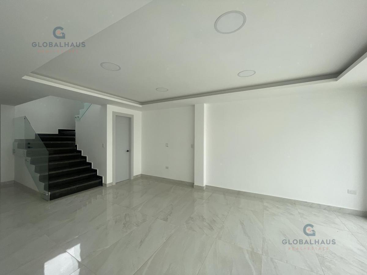 Venta de Casa en Urb. Mallorca 3 Habitaciones. My. Z. Guayas — imagen 8