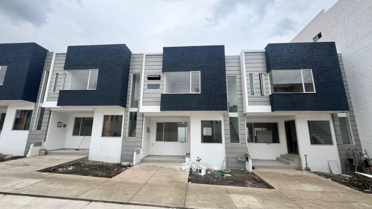 Vendidas/casas Vip con Espacio Verde Dentro de Condominio (P3128), Azuay — imagen 10