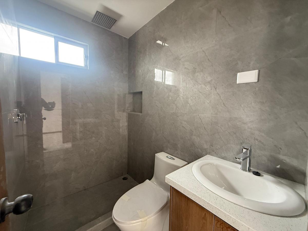 Vendidas/casas Vip con Espacio Verde Dentro de Condominio (P3128), Azuay — imagen 4