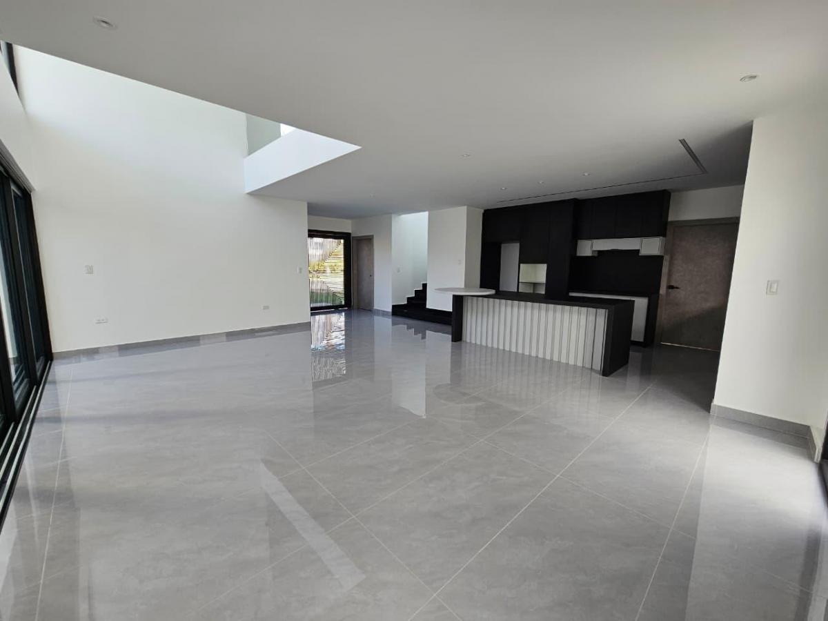 Expectacular Casa, Ubicada en La Zona Sur de La Ciudad de Manta, Manabí — imagen 7