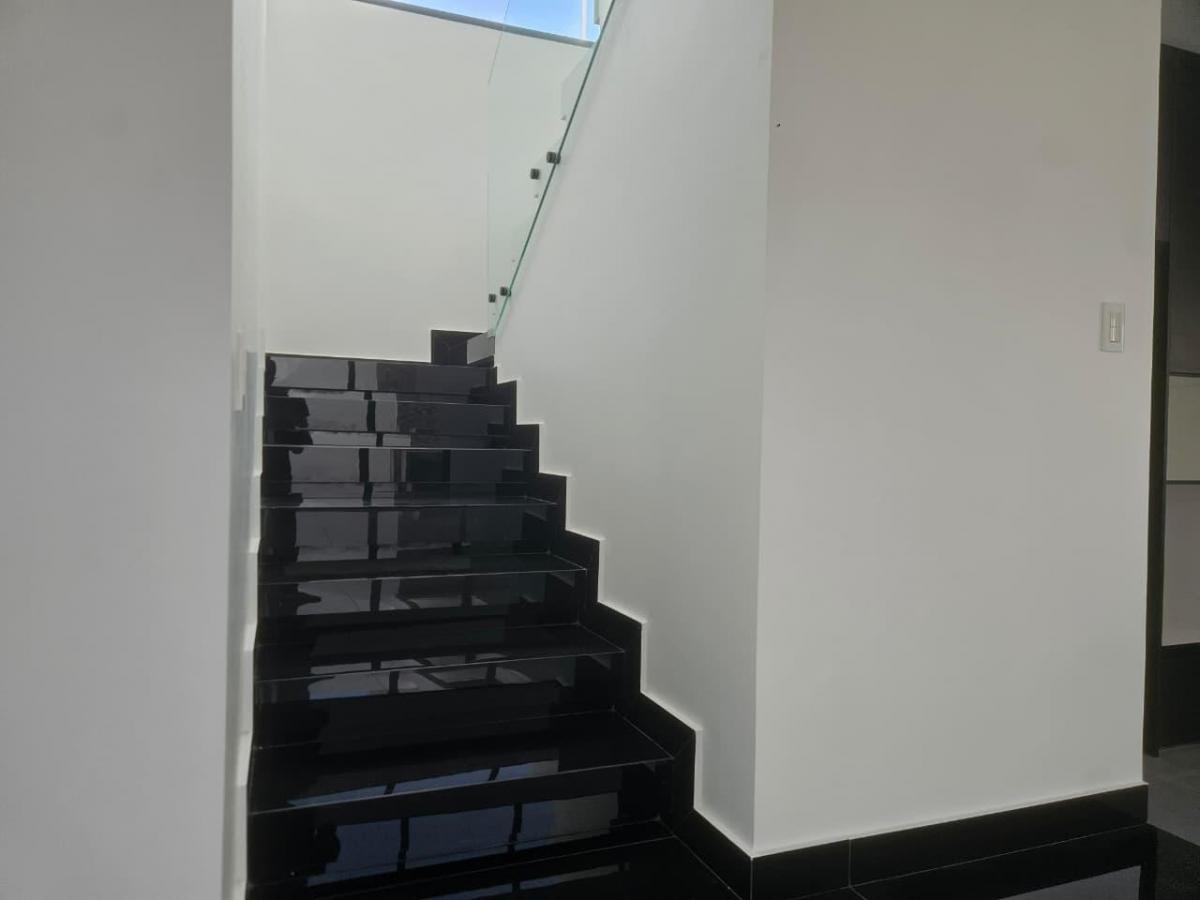 Expectacular Casa, Ubicada en La Zona Sur de La Ciudad de Manta, Manabí — imagen 5