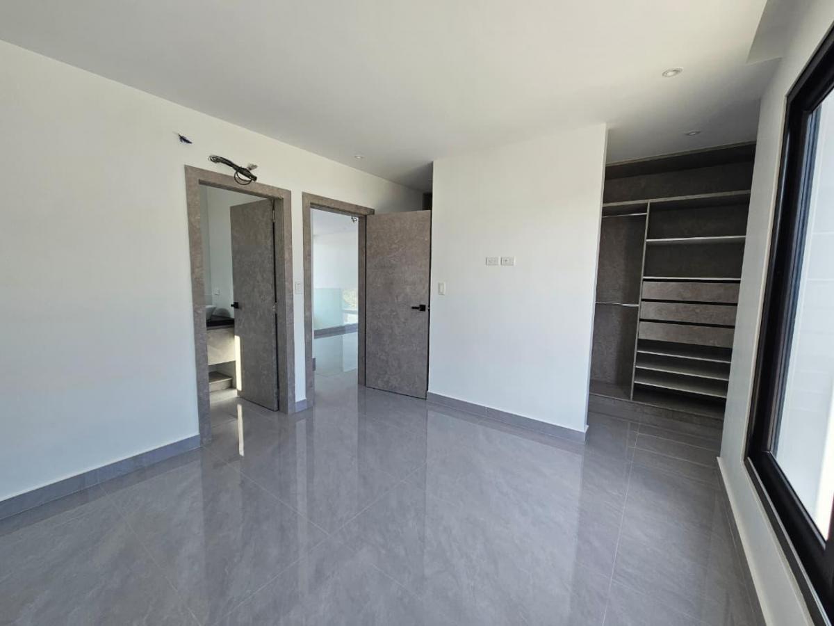 Expectacular Casa, Ubicada en La Zona Sur de La Ciudad de Manta, Manabí — imagen 3