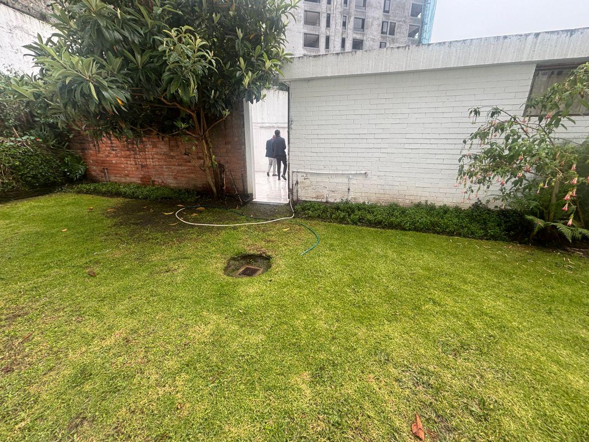Vendo Terreno en La Calle Boussingault Muy Cerca de La G Suárez 700 m, Construcción 629 m — imagen 8