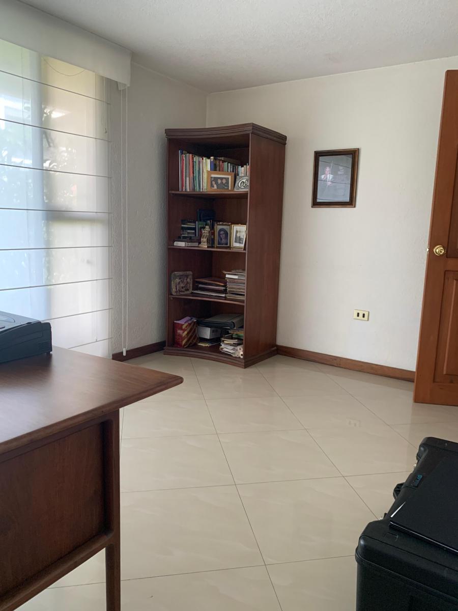Arriendo o Vendo Hermosa Casa en Cumbaya Sector Usf — imagen 4