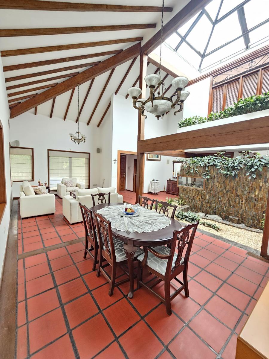 Vendo Casa en Los Parques (Zona Ceibos), Guayas — imagen 9