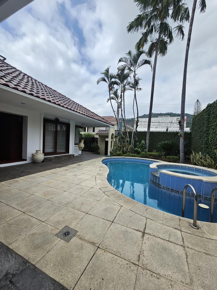Vendo Casa en Los Parques (Zona Ceibos), Guayas — imagen 6