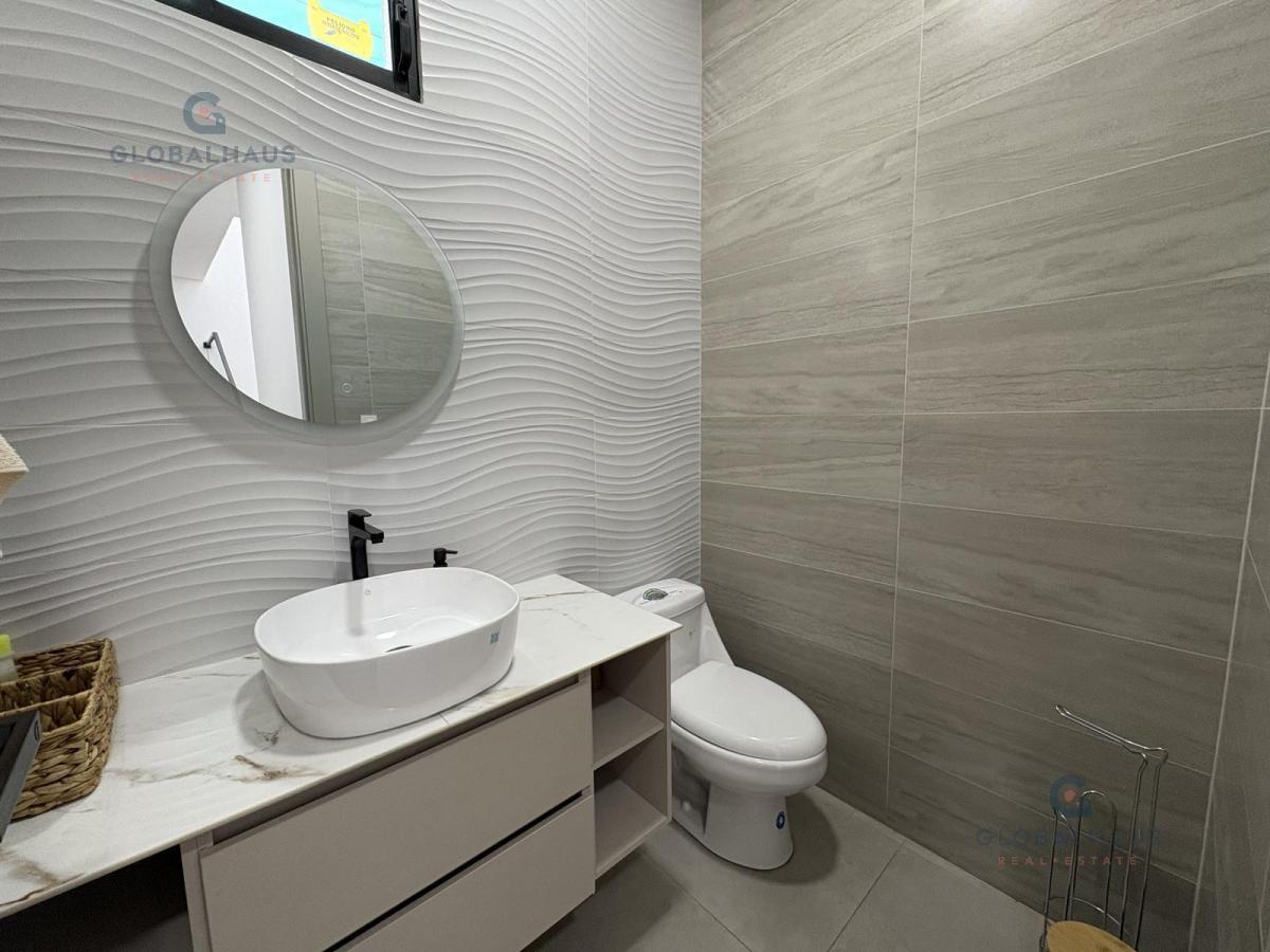 Venta de Casa en Urb. El Condado de Vicolinci, 3 Habitaciones, Piscina. G. P. Guayas — imagen 6