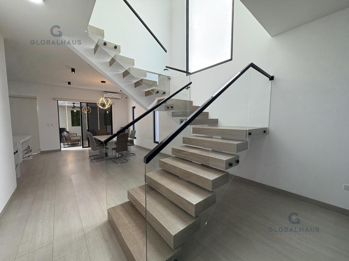 Venta de Casa en Urb. El Condado de Vicolinci, 3 Habitaciones, Piscina. G. P. Guayas — imagen 3