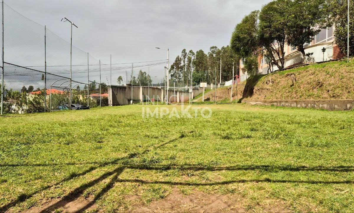 Casa Esquinera en Venta Conocoto Dentro de Conjunto — imagen 6
