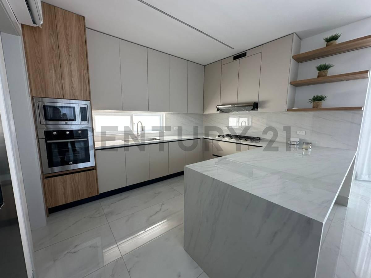 Casa de Estreno con Acabados de Lujo en Urbanización Aires Norte, Guayas — imagen 8