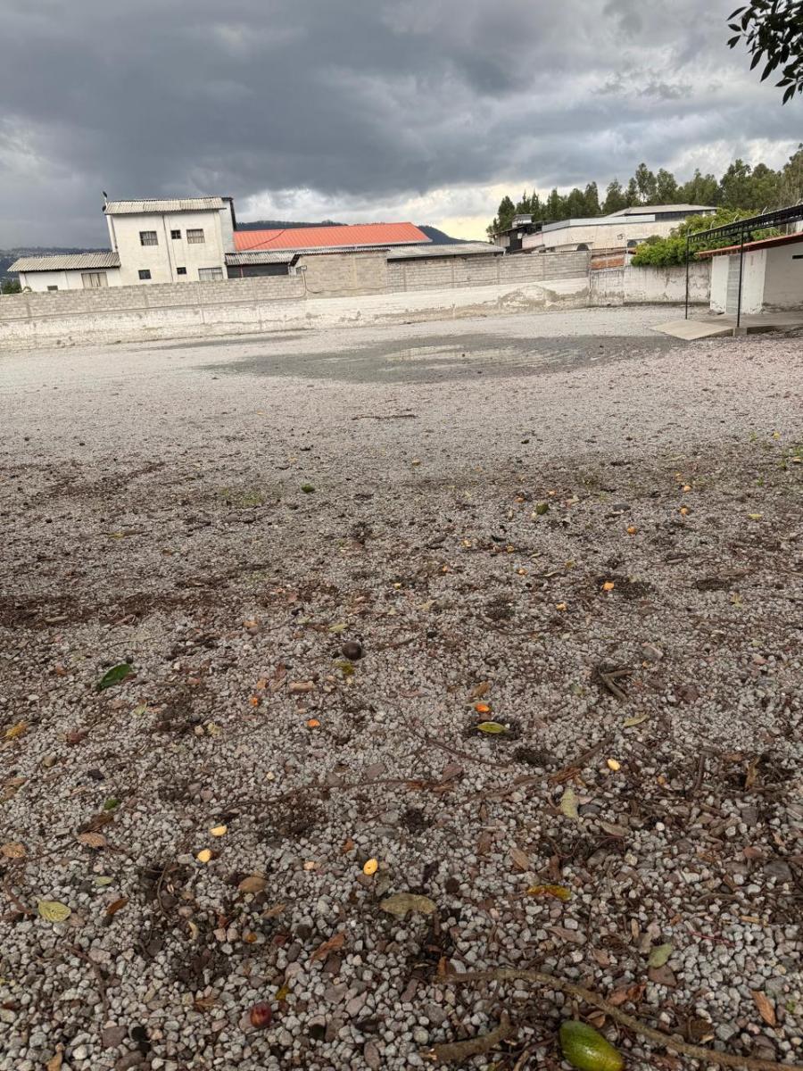 Terreno de 3398 m² Sector Supermaxi Av Rio Amazonas - San Gabriel — imagen 4