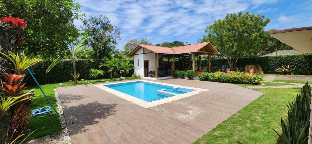 Casa con Piscina, Campestre y Acabados Modernos con Teca en Venta - Olon — imagen 8