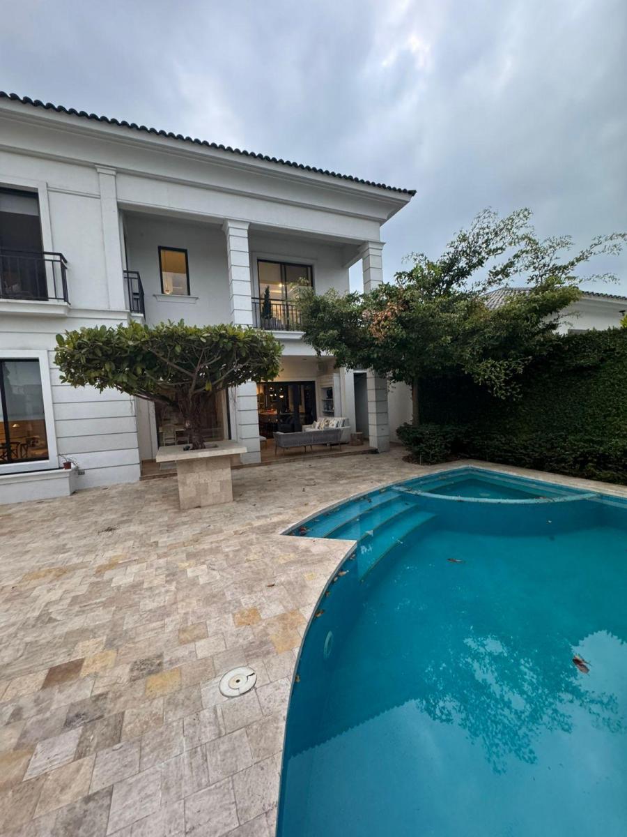 Espectacular Casa de Lujo con Diseño Único y Espacios Amplios – $750.000, Guayas — imagen 10