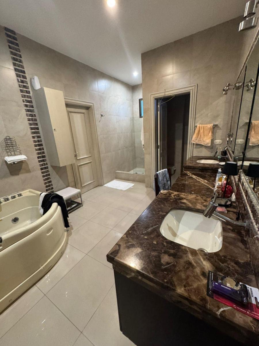 Espectacular Casa de Lujo con Diseño Único y Espacios Amplios – $750.000, Guayas — imagen 6